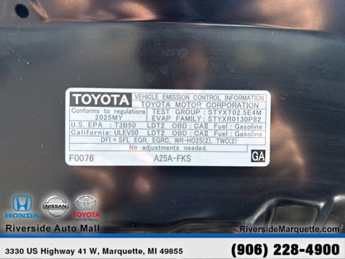 Used 2025 Toyota RAV4 XLE AWD/4WD image 14