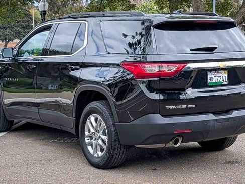 Used 2020 Chevrolet Traverse LT image 9