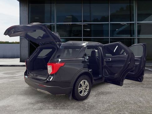 Used 2020 Ford Explorer XLT w/ Equipment Group 202A image 12