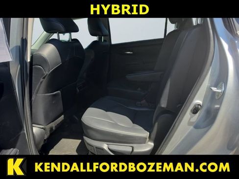 Used 2021 Toyota Highlander XLE AWD/4WD image 13