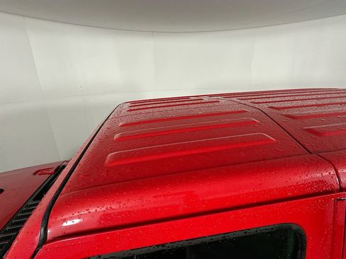 Certified 2022 Jeep Wrangler Unlimited Sahara image 33