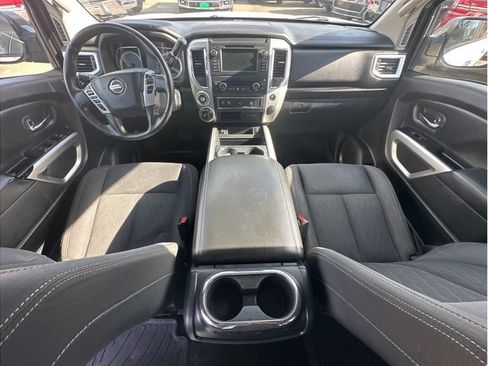 Used 2019 Nissan Titan SV w/ SV Convenience Package image 20