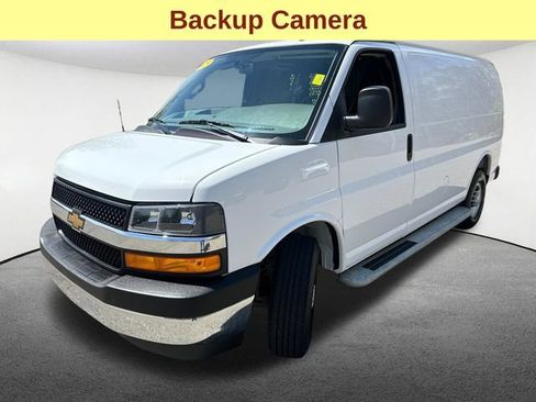 Used 2025 Chevrolet Express 2500 w/ Driver Convenience Package RWD image 5