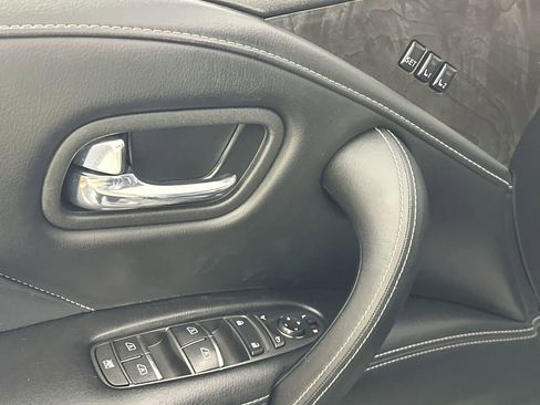 Used 2024 INFINITI QX80 Luxe image 17