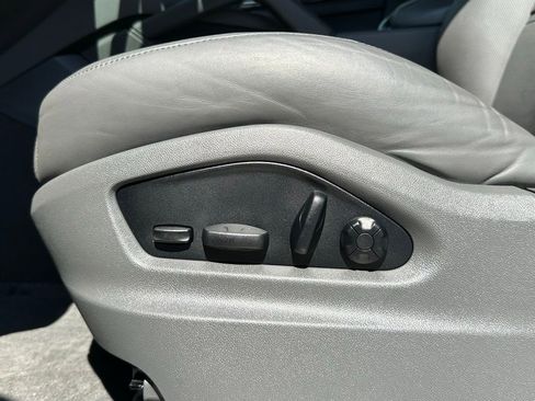 Used 2022 Porsche Cayenne E-Hybrid Coupe image 20