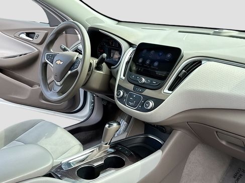 Used 2020 Chevrolet Malibu LS w/ Driver Confidence Package II FWD image 15