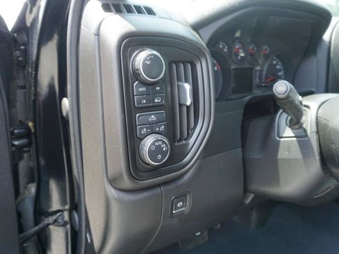 Used 2022 Chevrolet Silverado 1500 Custom AWD/4WD image 17