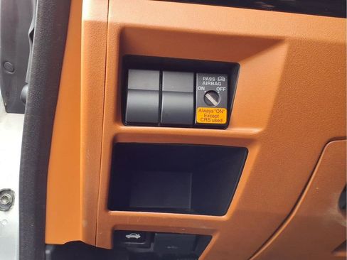 Used 2006 MAZDA MX-5 Miata Grand Touring image 18