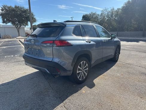 Used 2024 Toyota Corolla Cross XLE image 5