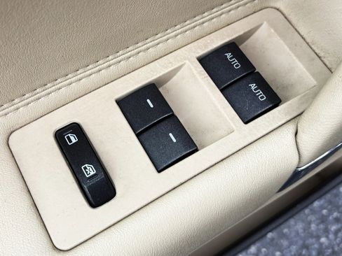 Used 2011 Lincoln MKZ Hybrid w/ 201A Rapid Spec Order Code image 15