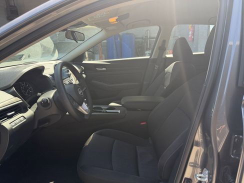 Used 2025 Nissan Altima 2.5 SV image 27