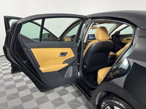 Used 2023 Nissan Sentra SV w/ SV Premium Package FWD image 47