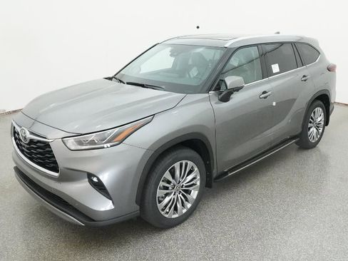 New 2026 Toyota Highlander Platinum image 34