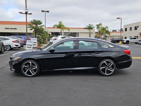 Used 2018 Honda Accord Sport image 9