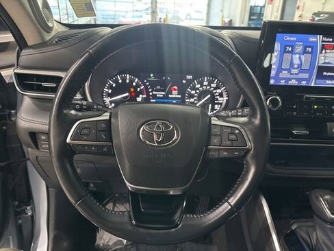 Used 2021 Toyota Highlander Platinum AWD/4WD image 17
