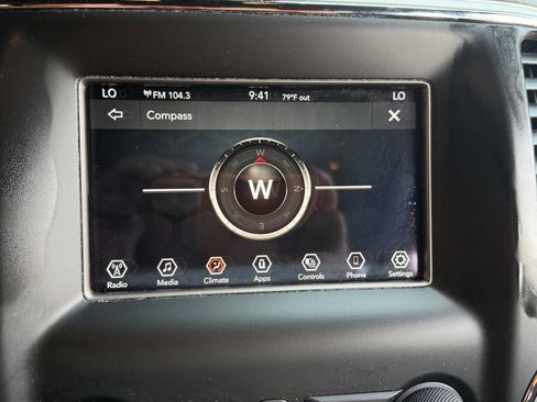 Used 2021 Jeep Grand Cherokee Laredo AWD/4WD image 26