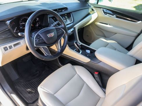 Used 2019 Cadillac XT5 FWD image 10