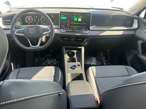 New 2026 Volkswagen Tiguan SE image 10