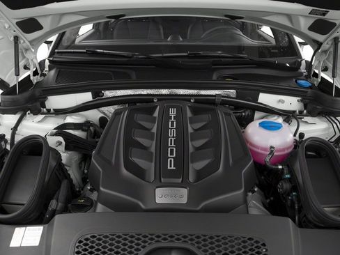 Used 2018 Porsche Macan Turbo w/ Premium Package Plus image 15