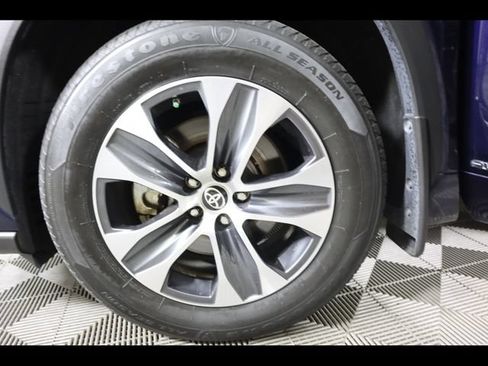 Used 2021 Toyota Highlander Platinum AWD/4WD image 29