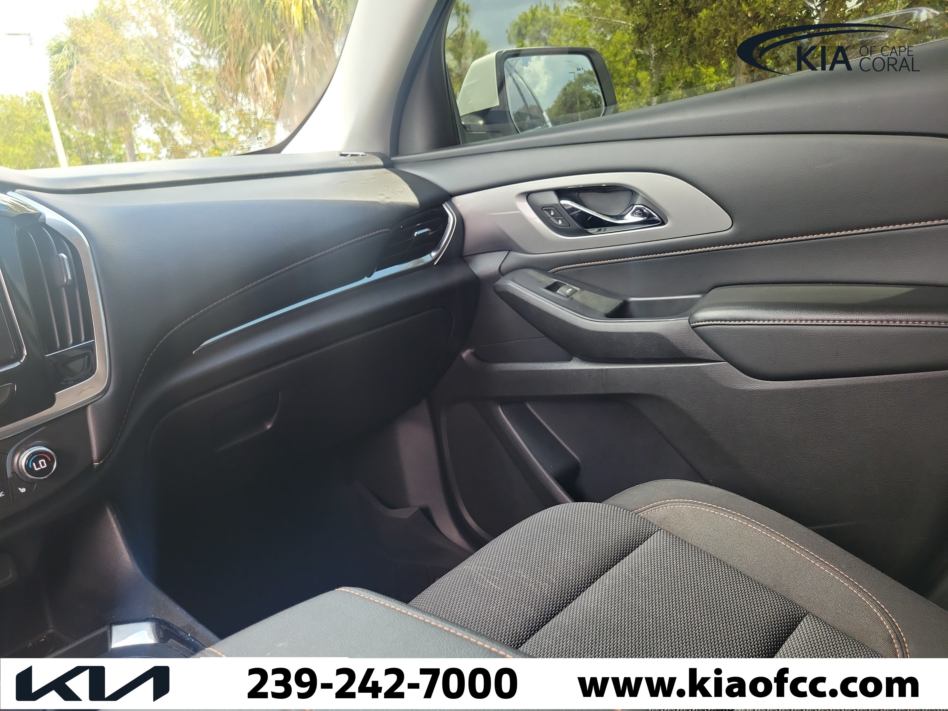 Used 2021 Chevrolet Traverse LT FWD image 18