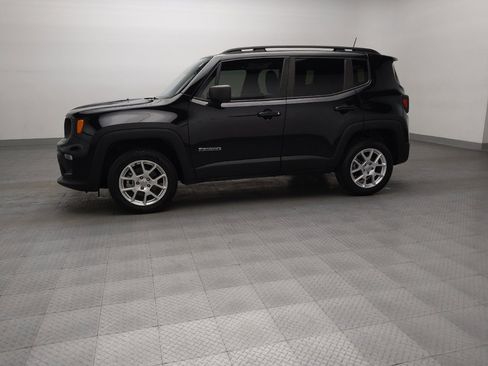 Used 2023 Jeep Renegade Latitude w/ Sun/Sound Group AWD/4WD image 2