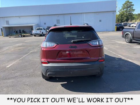 Used 2019 Jeep Cherokee Latitude Plus FWD image 4