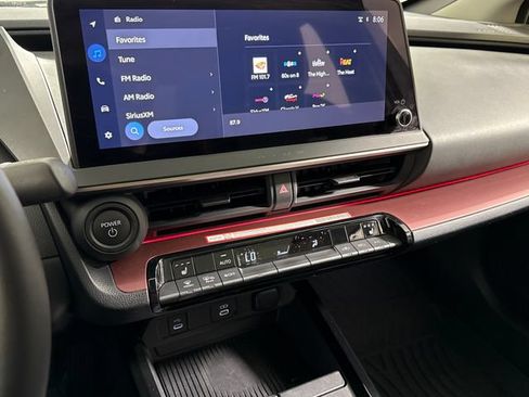 Used 2024 Toyota Prius Prime FWD image 34