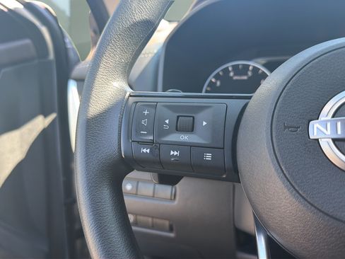 Used 2023 Nissan Rogue SV AWD/4WD image 23