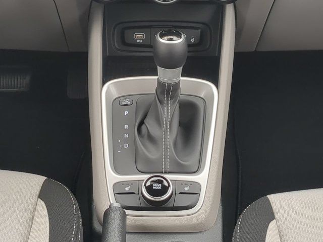 Used 2026 Hyundai Venue SEL FWD image 18