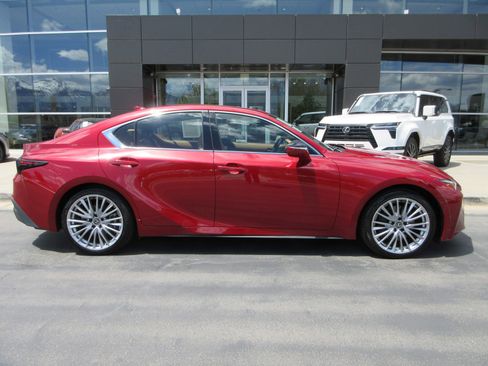 Used 2023 Lexus IS 300 AWD w/ Premium Package image 11