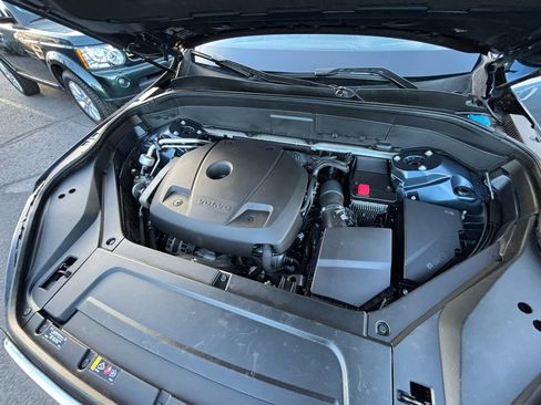 Used 2018 Volvo XC90 T5 Momentum image 12