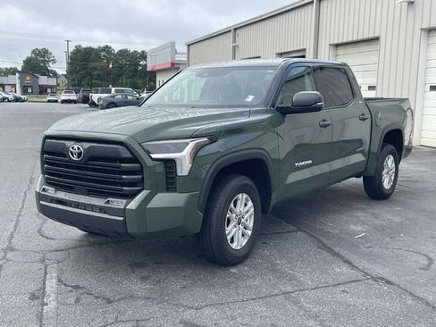 Used 2023 Toyota Tundra SR5 w/ SR5 Premium Package AWD/4WD image 6