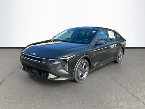 New 2025 Kia K4 LXS image 3