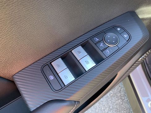 New 2025 Mitsubishi Outlander SE image 6