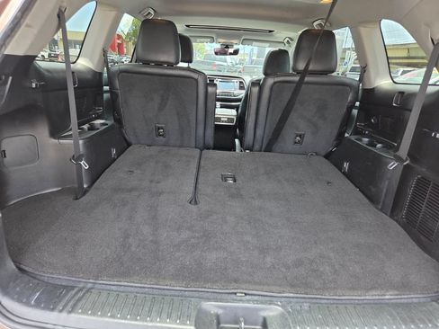 Used 2019 Toyota Highlander Limited FWD image 28