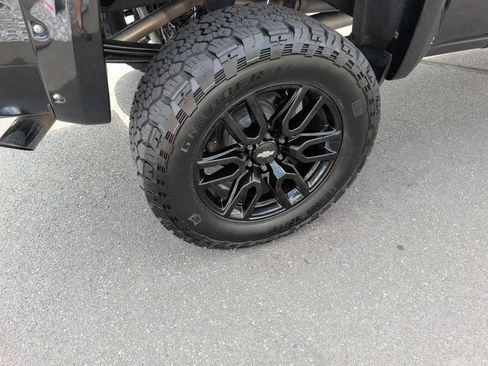 Used 2018 Chevrolet Silverado 1500 LT w/ All Star Edition AWD/4WD image 18