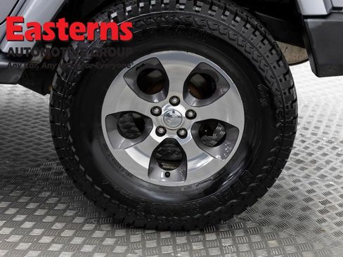 Used 2017 Jeep Wrangler Unlimited Sahara w/ Max Tow Package AWD/4WD image 35