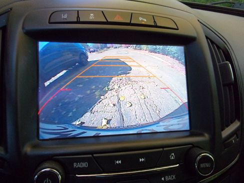 Used 2017 Buick Regal Premium w/ Driver Confidence Package #2 image 27