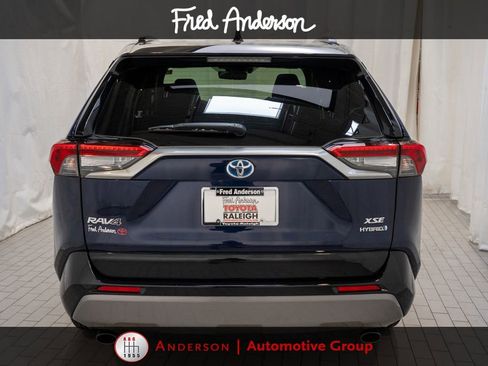 Used 2020 Toyota RAV4 XSE w/ XSE Grade Weather Package AWD/4WD image 4