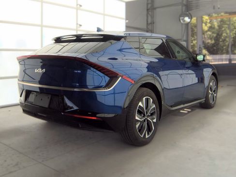 Used 2024 Kia EV6 Wind w/ Wind Technology Package AWD/4WD image 4