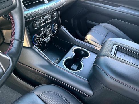 Used 2024 Chevrolet Suburban RST w/ Luxury Package AWD/4WD image 15