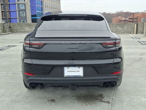 Used 2023 Porsche Cayenne Coupe image 9