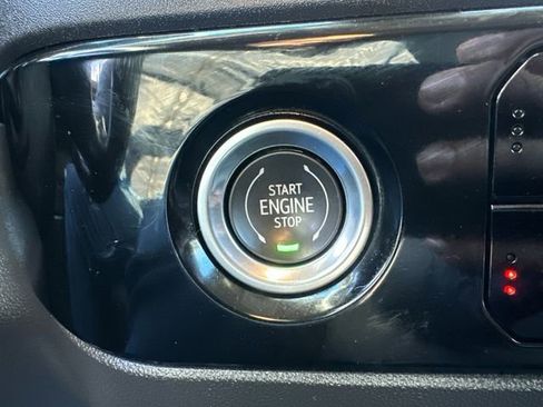 Used 2024 Chevrolet Silverado 1500 LT image 32