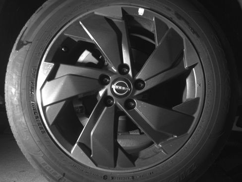 Used 2025 Nissan Rogue SV image 15