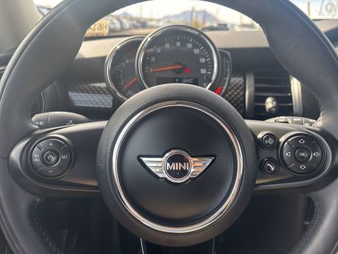 Used 2018 MINI Cooper S image 19