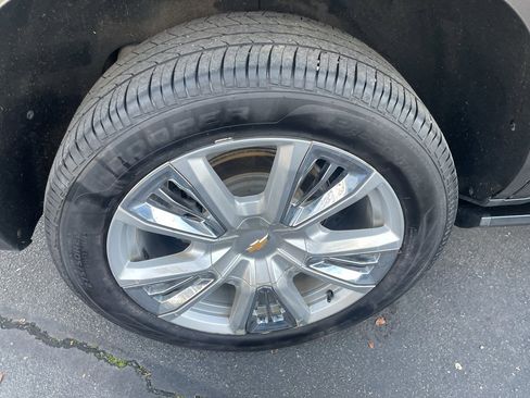 Used 2021 Chevrolet Tahoe High Country w/ Premium Package image 13