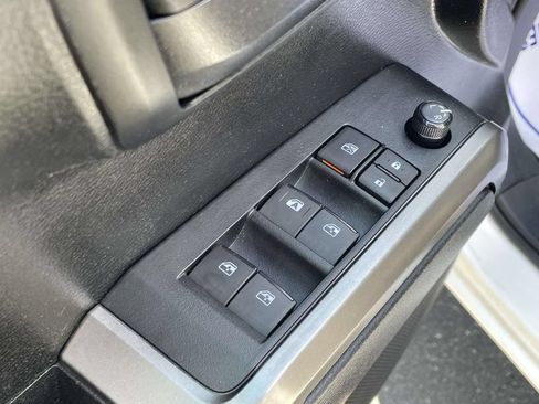 Used 2022 Toyota Tacoma SR5 w/ Technology Package RWD image 14