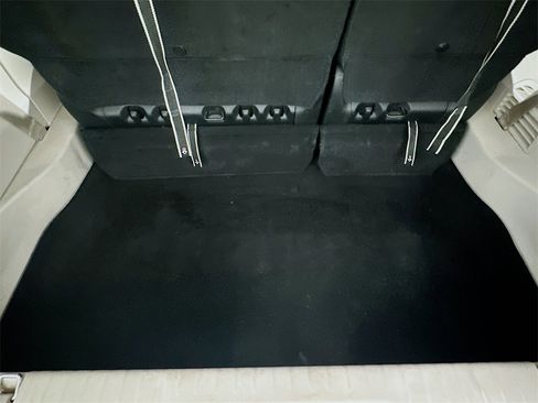 Used 2018 Chrysler Pacifica Touring-L image 24