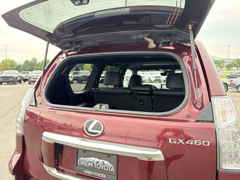 Used 2022 Lexus GX 460 Premium w/ Premium Package AWD/4WD image 16